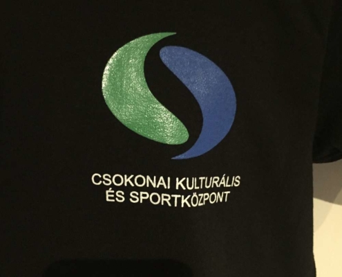 Szitanyomás, szitázás, deriktnyomás Budapesten rövid határidővel. Szitanyomás pólóra.